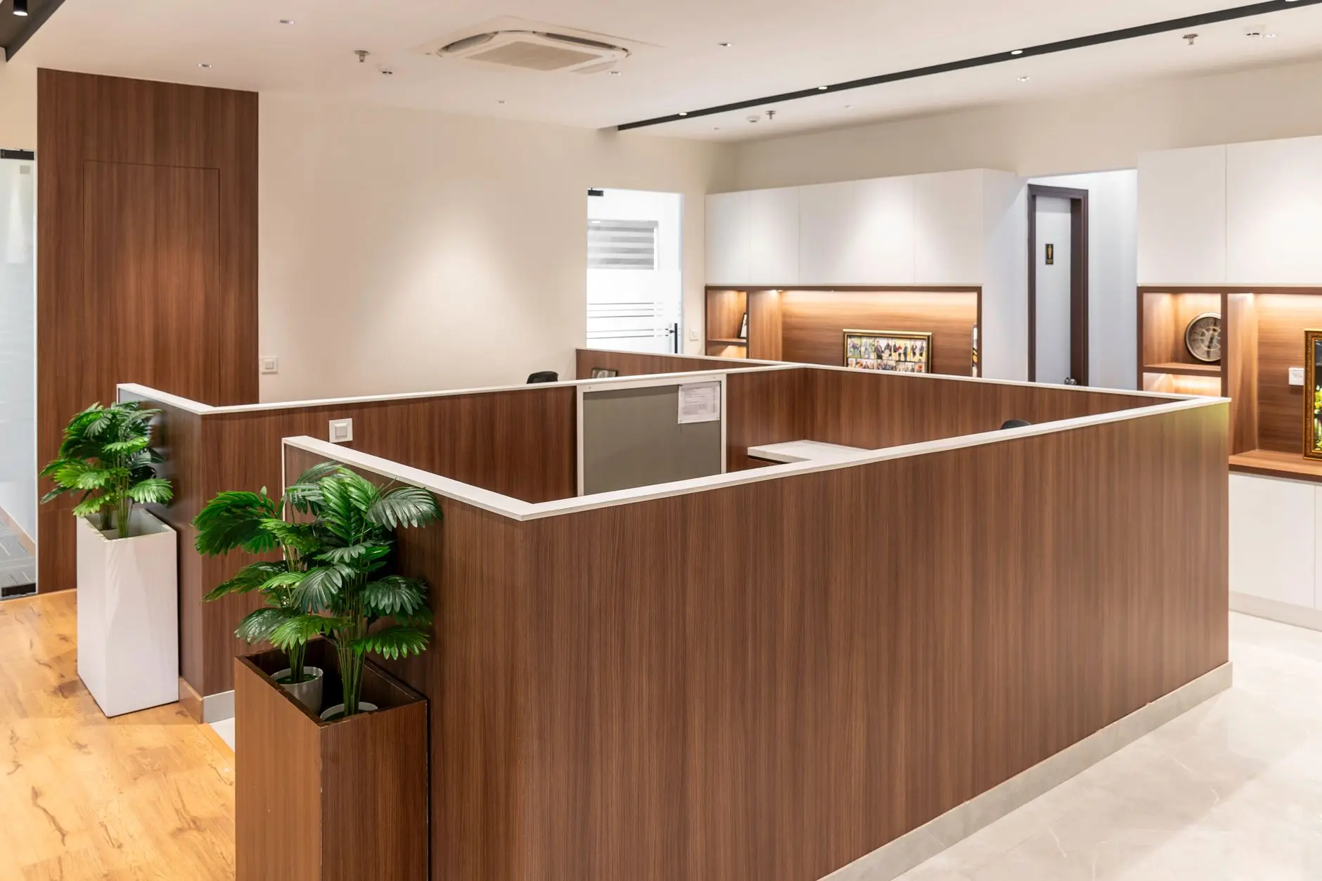 会展展台设计搭建中的结构安全标准与材料选择要点解析