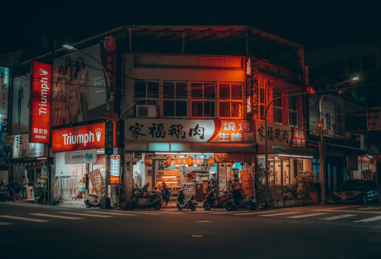 大型展位设计与小型标摊搭建的差异化策略及案例解析